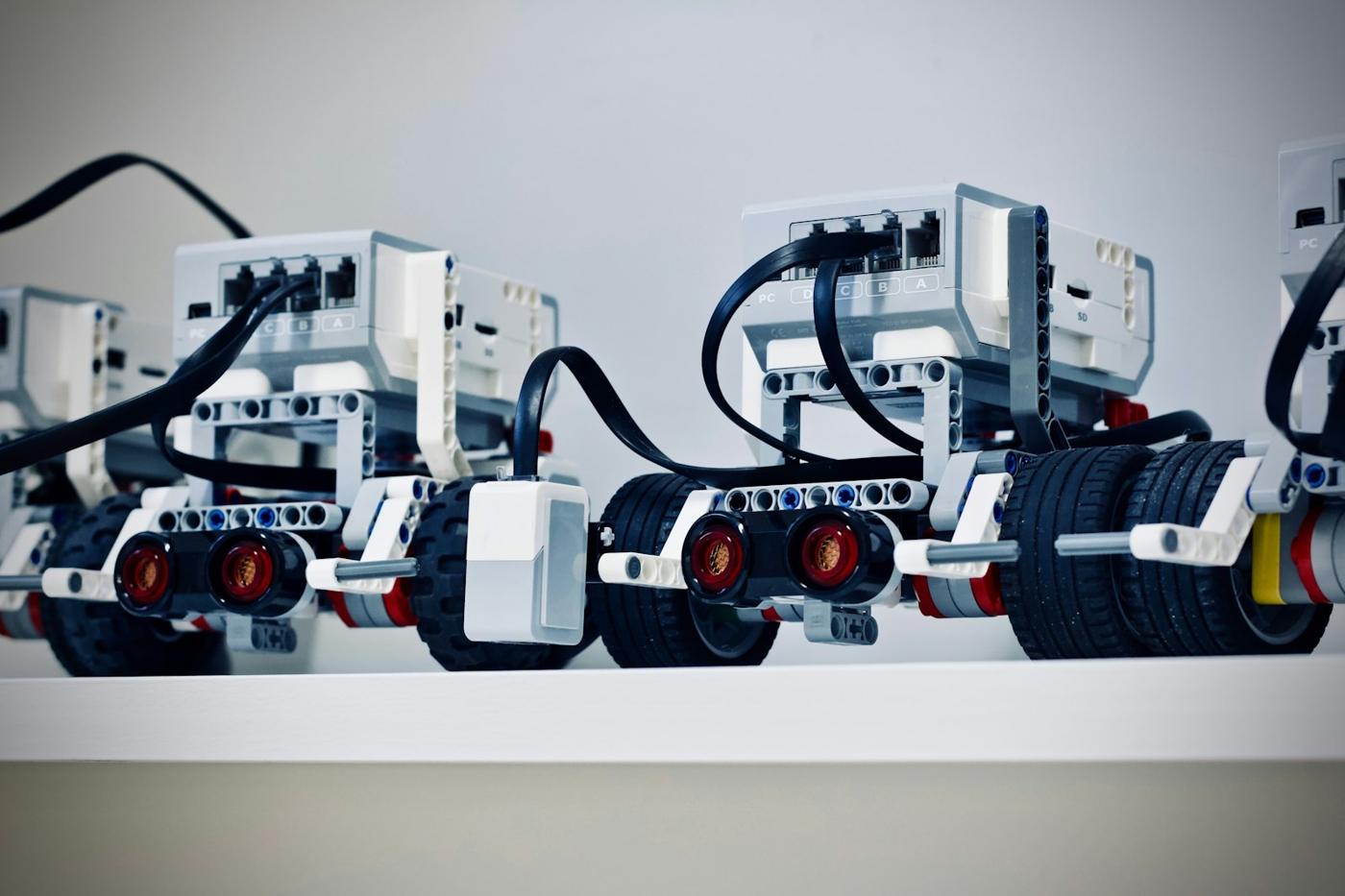 Wheeled educational robots